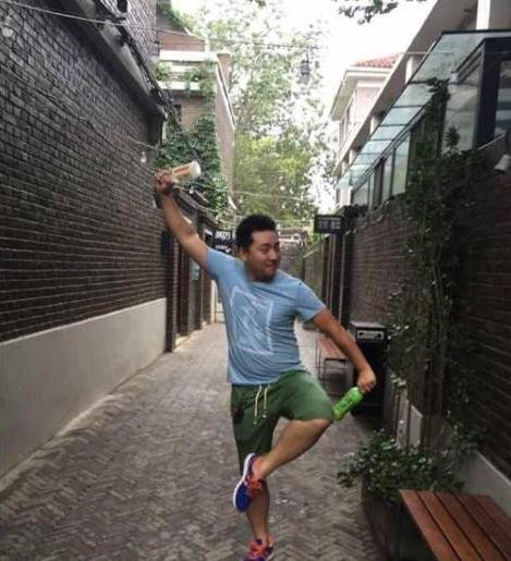 请大神把我P得更帅气一点 看PS大神怎么恶搞你