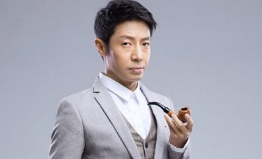 李荣浩晒出近照且要求“往死夸我”,哪些艺人看起来严肃,却是爱搞笑的人?