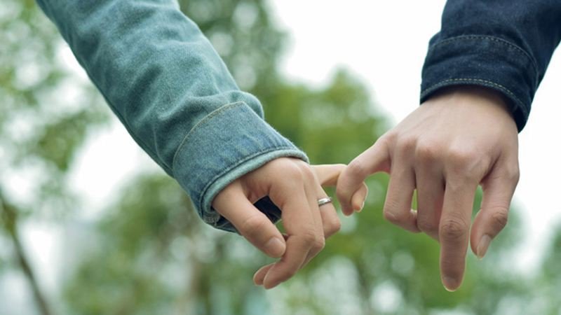 活久见！一男子将妻子介绍给同事当“女友”，这是什么操作？