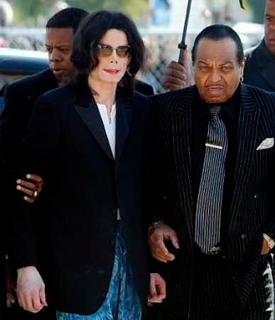 迈克尔-杰克逊父亲