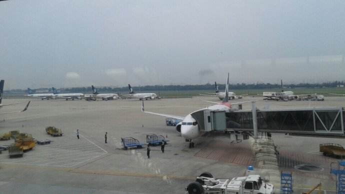 青岛火车站到流亭机场的大巴车，最早几点发车呢