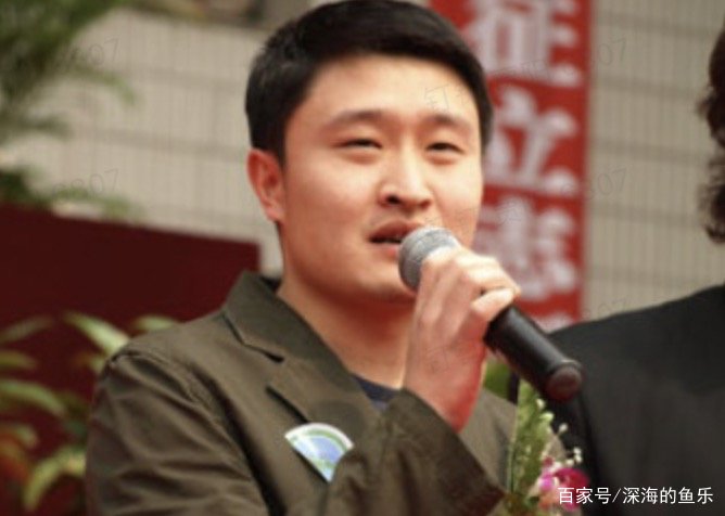 他是郭晶晶的初恋，女儿四个月大的时候意外身亡，妻子至今未嫁，他是谁？？