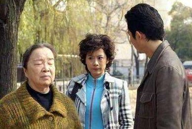 河南郑州女孩怀孕，男友母亲发出灵魂三问，你觉得他母亲问的有道理吗？