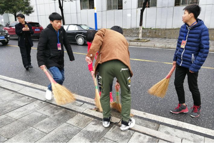 大学生如何构建和谐社会