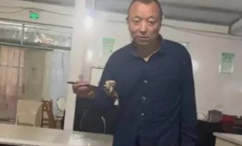 爸爸跨桌给女儿夹鸡腿，送完一只又送一只，为什么这一幕会引发争议呢？