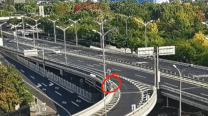 北京一男子擅自用无人机航拍被行拘，被刑拘的依据是什么？