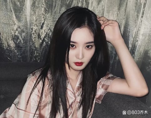 黄子韬朋友圈头像曝光，疑和旗下女艺人恋爱，你怎么看？