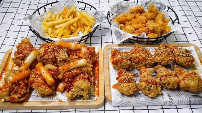 韩国“灵魂食品”纷纷涨价，一只炸鸡2万韩元，涨价的原因是什么？