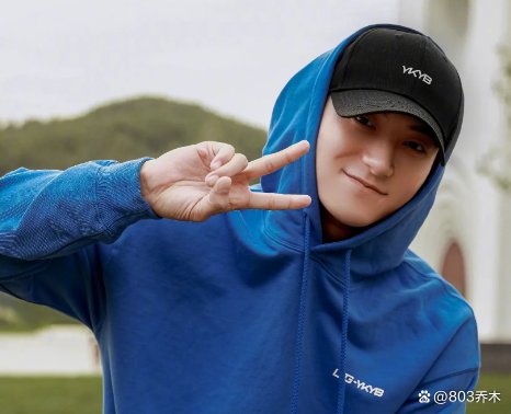 黄子韬朋友圈头像曝光，疑和旗下女艺人恋爱，你怎么看？