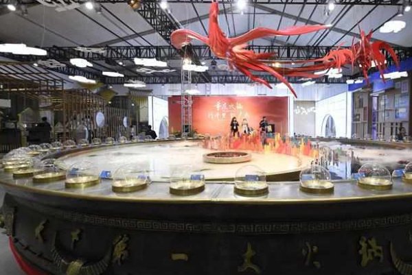 第一大火锅56人同时开吃，这样不会传染疾病吗？