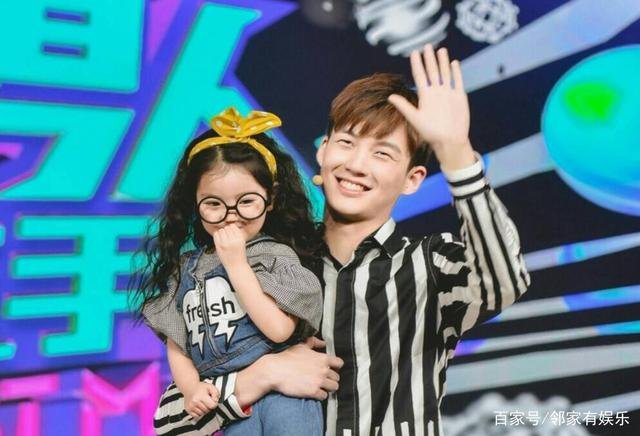 童星阿拉蕾:4岁出道,年赚百万养活弟弟,现状如何呢?