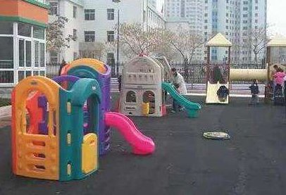 大连所有幼儿园全部暂停的原因是什么？