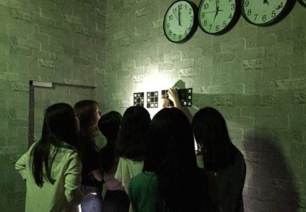 网友爆料玩密室逃脱被NPC咬了两口，背后有哪些不能说的“秘密”？