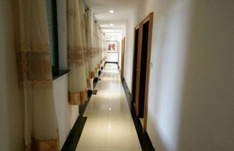 34岁单身女子宿舍遇害，嫌疑人将得到怎样的处罚？