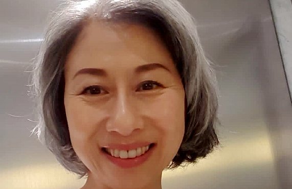 叶倩文与4位港姐聚会，她的气质还是一如既往吗？