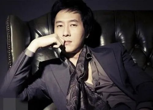 金柱赫车祸去世原因引发争议    其女友泪流不止、不忍直视