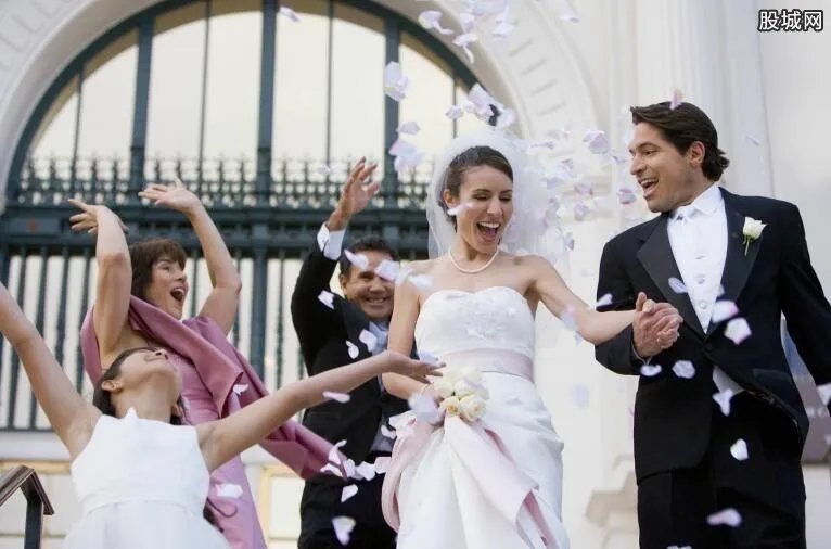 白血病女孩办一个人婚礼 2018办一场婚礼价格表