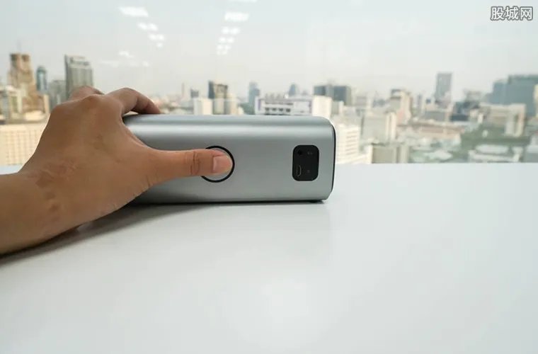 360推首款AI音箱 内置双重智能唤醒售价399元