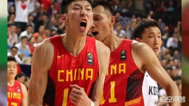 7.7日夏季联赛周琦10分5篮板与状元艾顿10分7篮板，周琦和艾顿对比表现怎么样？