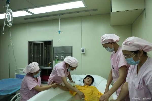 在国外超级火的水中分娩，为什么在中国却不流行？