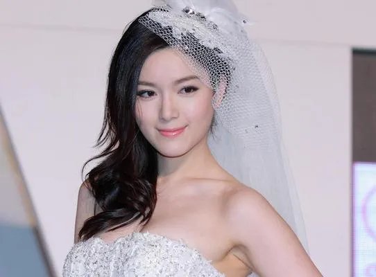 郭富城前女友苟芸慧三级写真 曾应压力过大爆肥到150斤