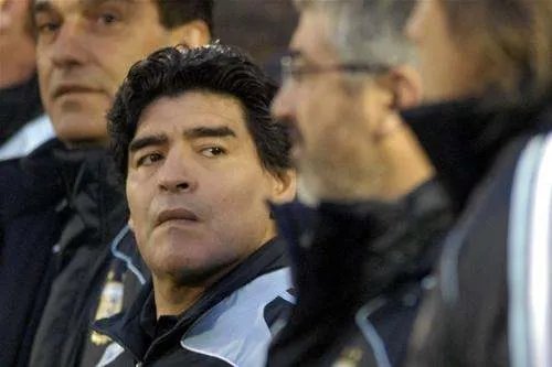 马拉多纳下葬，他的遗体会被葬在哪里？