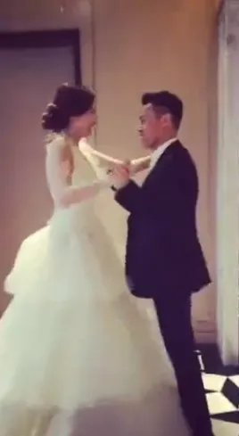 熊黛林疑将办婚礼 穿婚纱与老公共舞