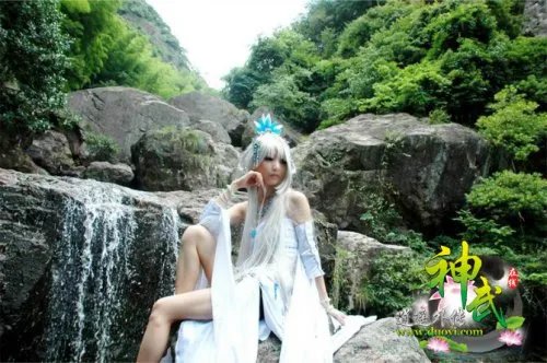 神武真人秀 女孩玩家似邻家爆照