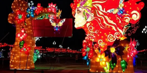 秀山花灯是在什么期间表演 秀山花灯的表演时间