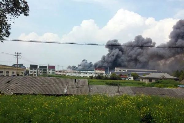 上海金山石化地区着火,是否已查清着火的原因?