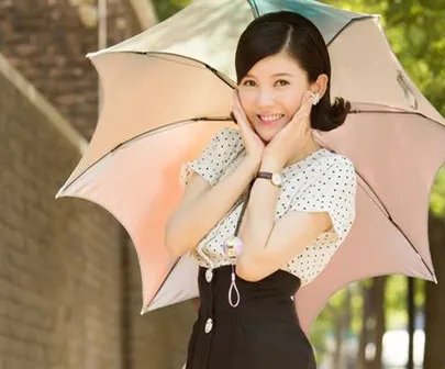 杨子姗结婚晒结婚证和戒指 袒露感想挣的钱都在我卡里