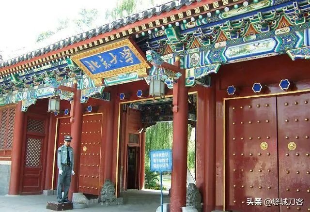 湖南05后女生696分考入北大成最小学妹，你怎么看？