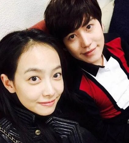 SM曺圭贤宋茜最强天团 二人亲密照曝光疑似小情侣