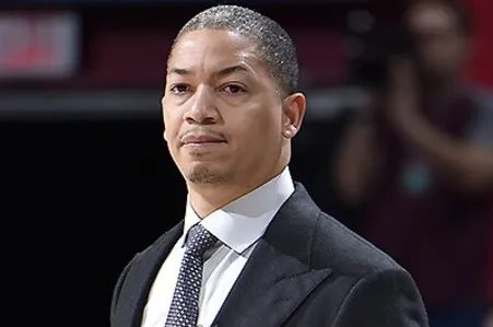 如何看待骑士主帅泰伦卢离队?