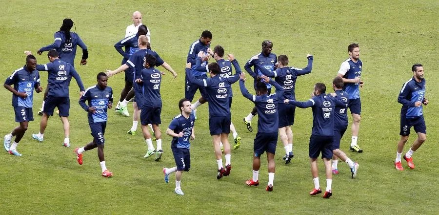 巴西对瑞士首发阵容有哪些球员？