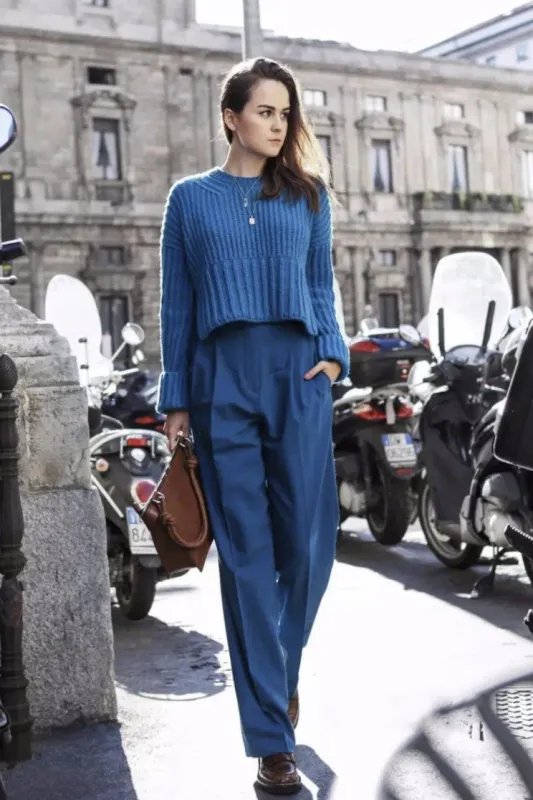 穿阔腿裤怎么搭配上衣?