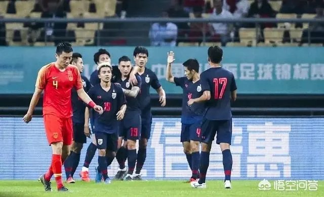 国足再负泰国，马德兴评论“啥都没有了，要啥没啥，这是中国足球走向更低的开始”，你怎么看？