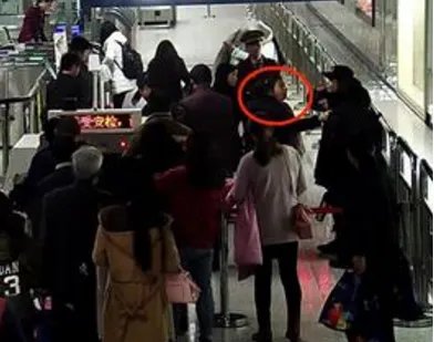 女子掌掴女安检员是怎么回事？