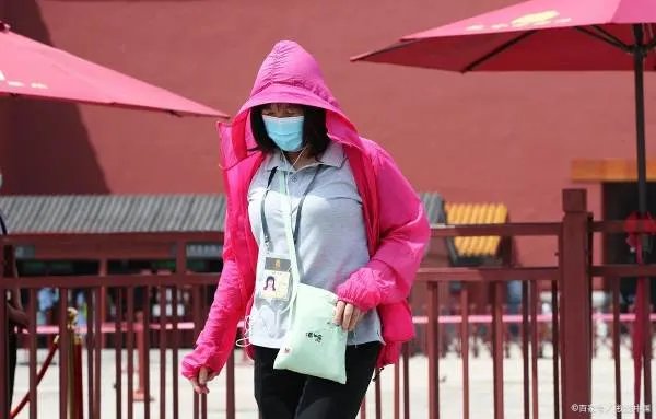 四川热过吐鲁番，多地气温破纪录，是什么原因造成的？