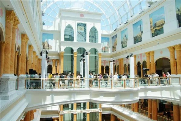 上海十大奢侈品购物圣地 中服免税上榜 恒隆广场登顶