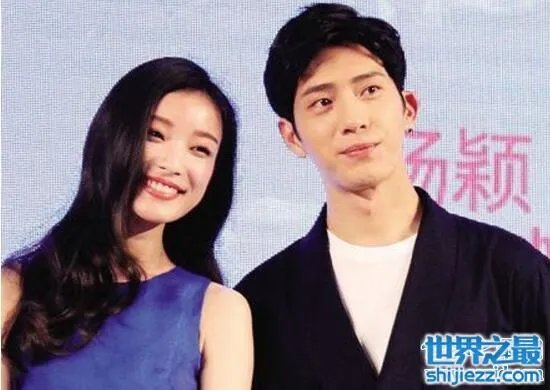 井柏然看倪妮的眼神，眼里看出全是幸福与深情 