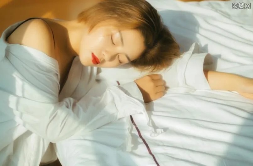 三盲人女孩拍写真 向世人展示她们美一颦一笑明艳动人