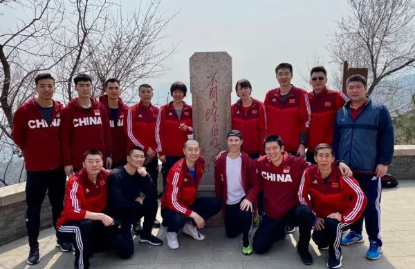 郎平总结中国女排2020，在集训中她们经历了什么苦难？