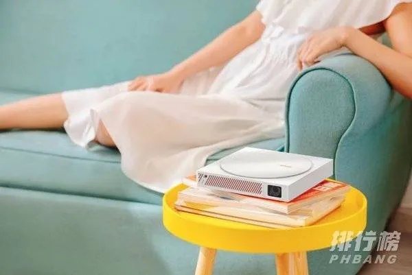 极米movin01和play特别版哪个好?哪个更值得入手?