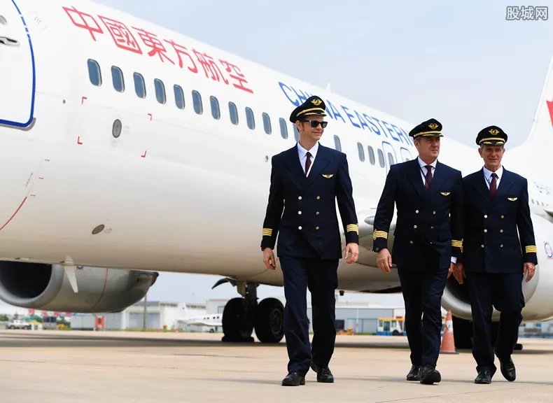 英航飞行员大罢工 上千次航班遭取消原因是什么？