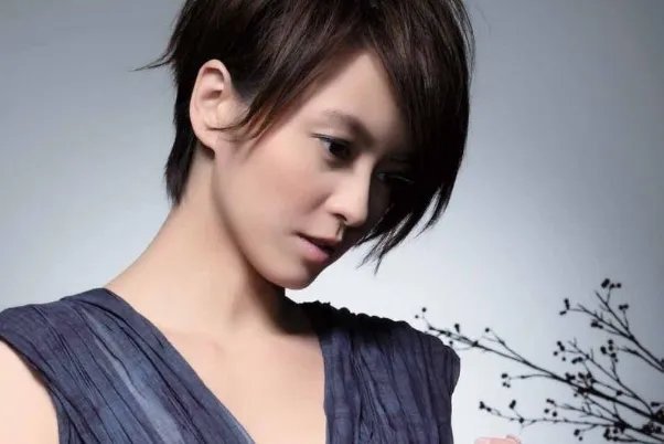 梁咏琪最经典的歌曲top10:《短发》上榜,第五活力十足