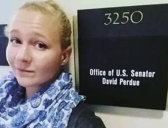 美国逮捕女斯诺登了？