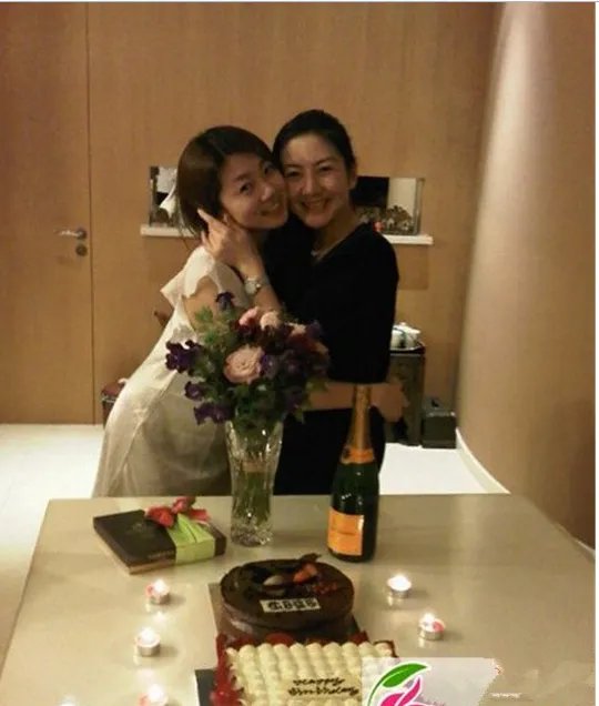 程晓玥的妈妈郭敬红资料照片 程晓玥郑凯为什么被叫真诚CP