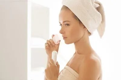 女人晚上睡觉出汗是怎么回事