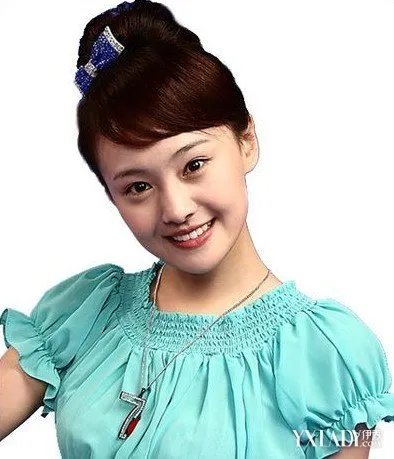 郑爽台下为爸补妆遭遇老爸催婚